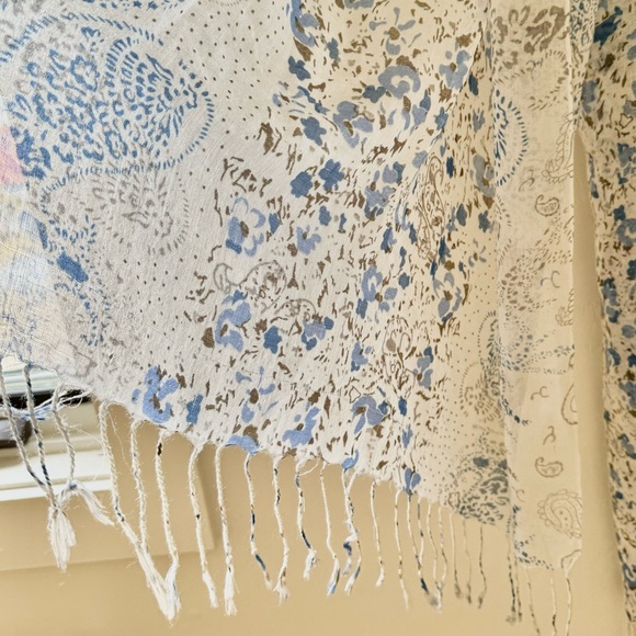 Ann Taylor Blue floral scarf - Picture 5 of 5